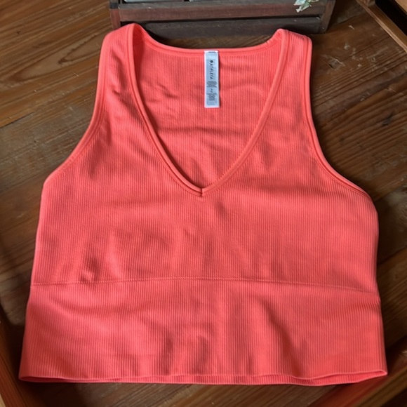 NWOT Athleta Coral Aurora Seamless Crop Tank. Size Small - Picture 5 of 6